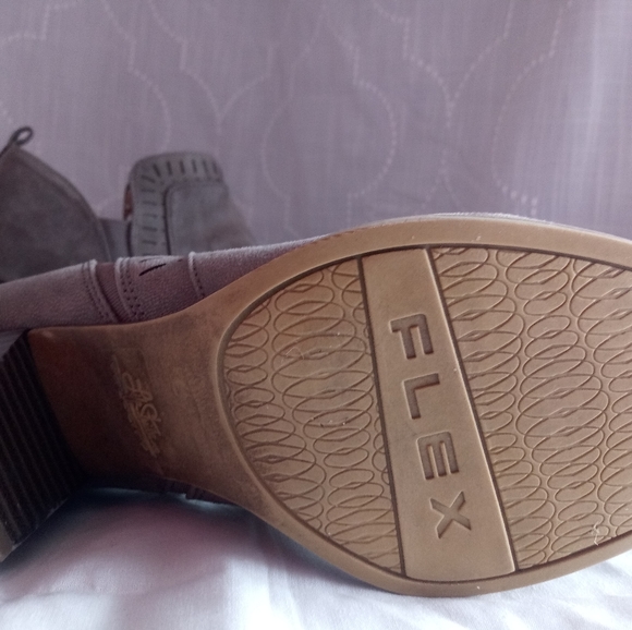 Booties - Picture 3 of 4